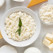 Сир, Сметана, масло, яйця