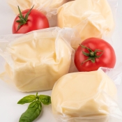 Сир м'який "Моцарелла", ваговий